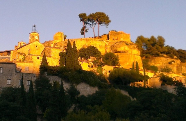 Casa ubicada en el corazón del pueblo de Le Beaucet entre Provenza y Luberon