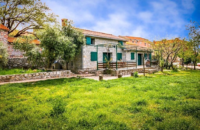 Casa Luka (92781-K1) - Budva