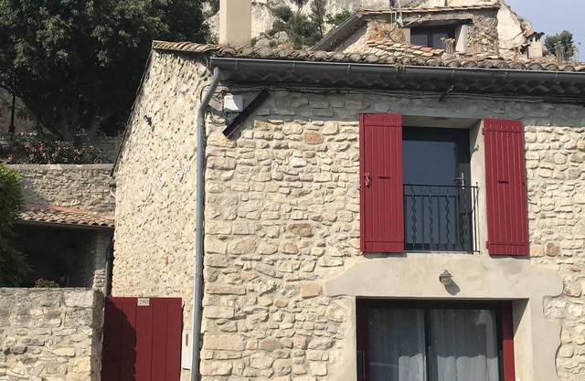Casa de carácter en el pueblo de Seguret.