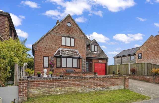 Charming 3-Bed House, Sleeps 6 in Rural Setting