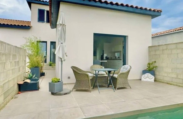 House ventoux view, swimming pool