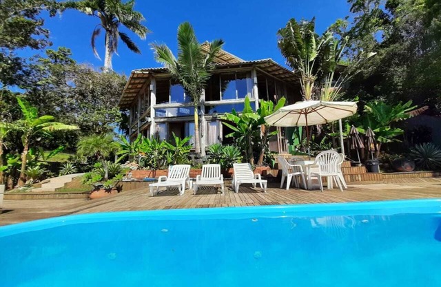 Casa con 5 suites con vistas espectaculares al mar!