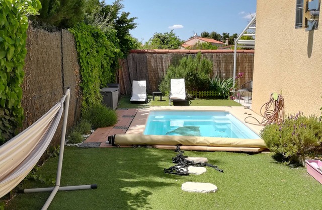 Casa con piscina privada 3 dormitorios terraza y pequeña parcela