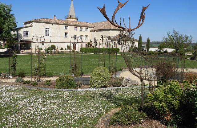 Casa con piscina privada y jardines: 7 dormitorios, 5 baños