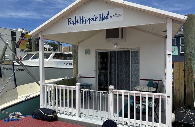 Houseboat in Virginia Beach