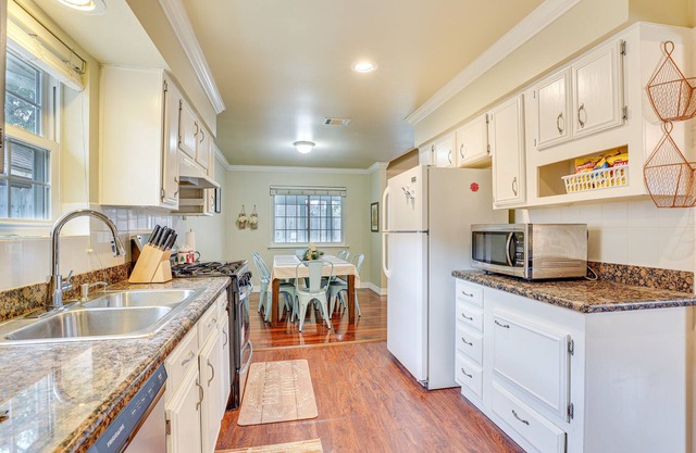 Houston Home w/ Screened Porch, Near Sugar Land!