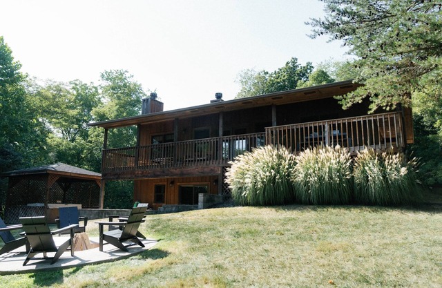 Lodge 5BR con un gran porche cubierto y una gran vista