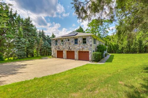 Hudson River Views Briarcliff Manor Home with Deck