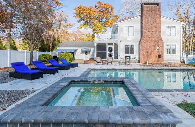 Huge 7 bedroom house - pool, hot tub, full bar, close to Avalon & Stone Harbor