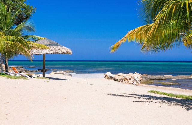 Enorme condominio frente al mar con piscina privada en Lawson Rock