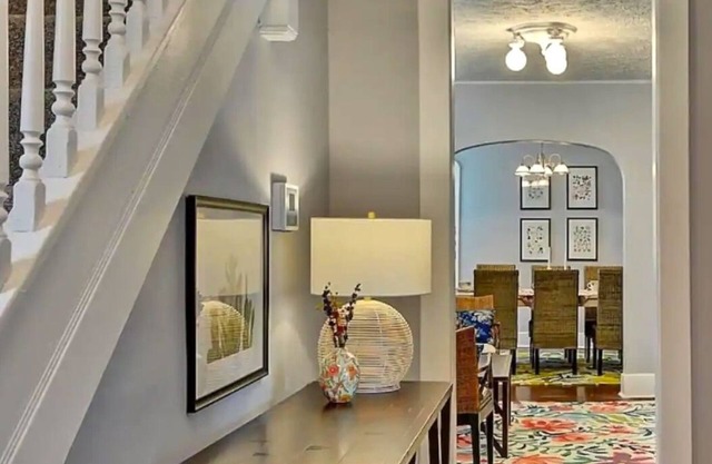 Huge Fully Renovated 5BR/2BA Home in INDY!