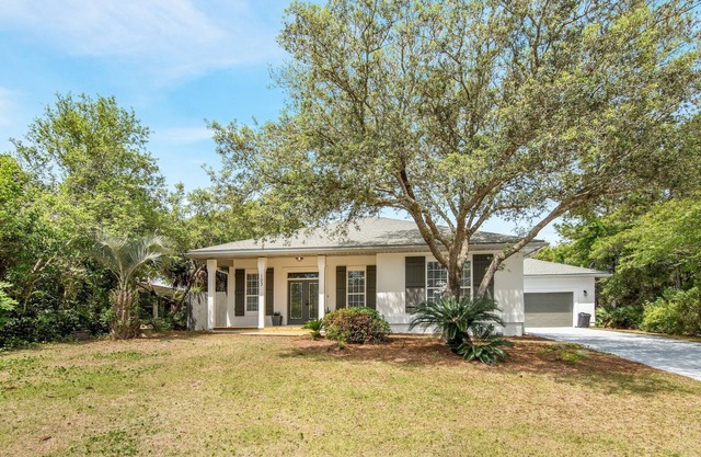 103 Wood Beach Dr recientemente renovado! Piscina cerca del mar, piscina climatizada y carrito.