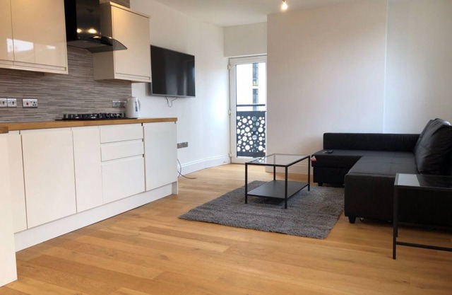 Hull Spacious Apartment 7