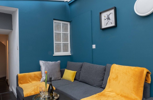 Hummingbird Maisonette by Robin Estates