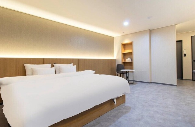 Hwaseong Stay13 Hotel