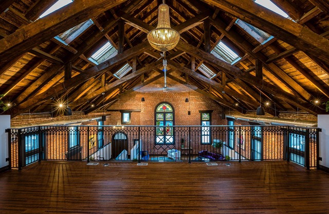 Lujoso, moderno santuario urbano y hermosa zona al aire libre: 6bd / 7ba, capacidad para 18