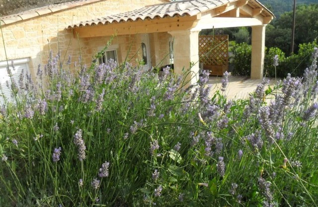 IDYLLIC MAS PROVENCAL CUALQUIER CONFORT CON PISCINA Y TERRAZA PRIVADA