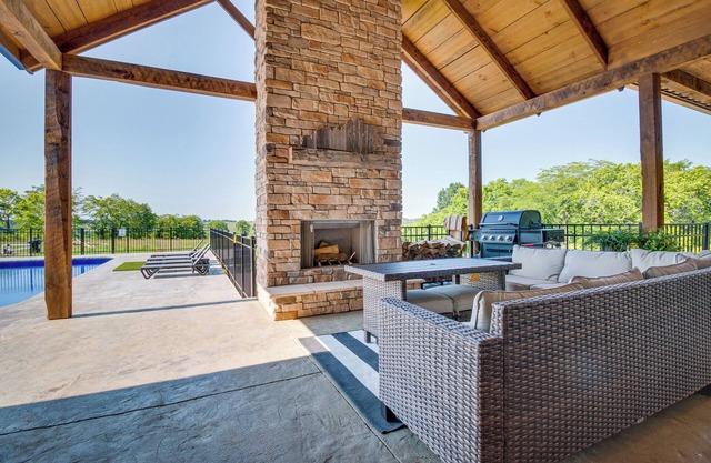 Idyllic Williamstown Retreat w/ Hot Tub & Pool!