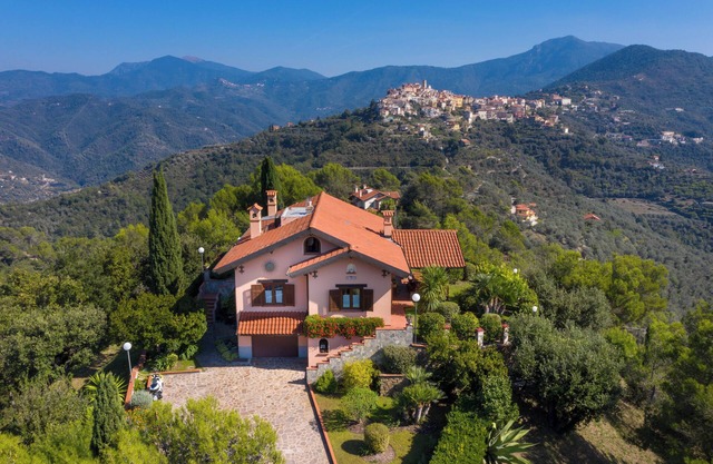 "Il Leccio - Romantic villa with breathtaking panoramic views
