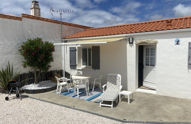 ISLA DE NOIRMOUTIER BONITA CASA EN UNA ESQUINA TRANQUILA PIES EN EL AGUA