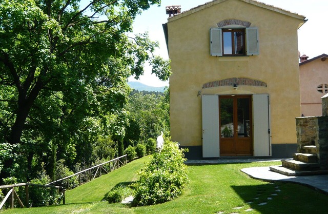 Inmerso en un parque privado secular, equidistante de Cinque Terre y Versilia