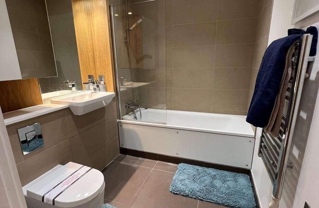 Impeccable 2-Bed Apartment in Erith