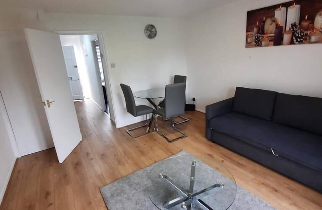 Impeccable 2-Bed House in Thamesmead London