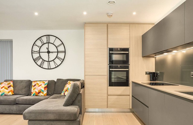 Impeccable 3-Bed Apartment in London