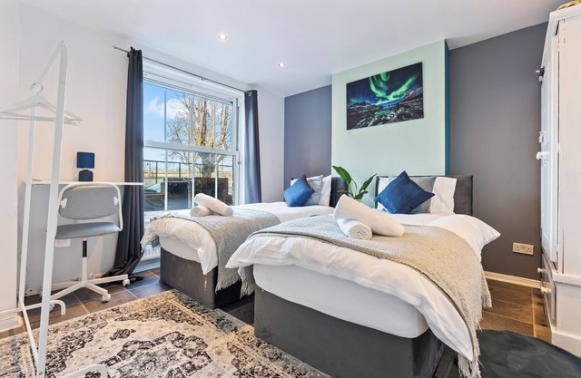 Impeccable 4-bed House With Garden in Brixton