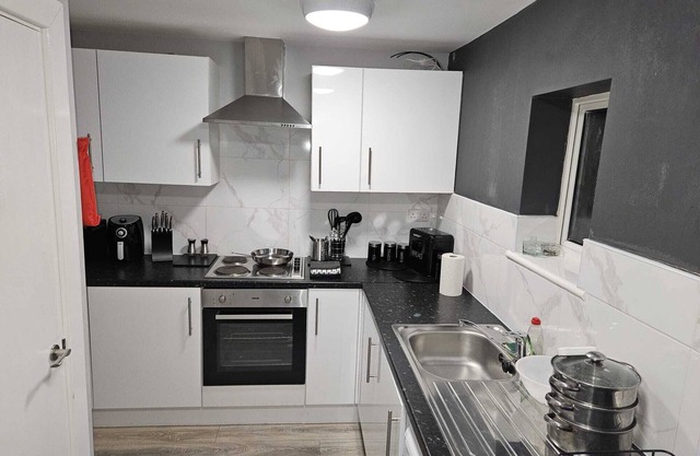 Impeccable 5-Bed House in Orpington