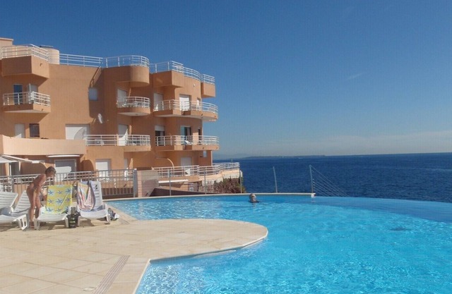 En la línea de costa de residencia, 2 habitaciones 4/5 personas. Soleado, vista al mar, Var