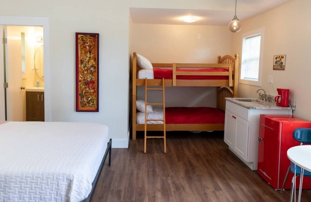Indian Hills Retro Motel Suite H