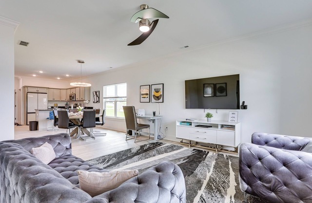 Indiana Vacation Rental Near Downtown Louisville!