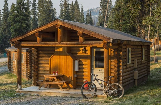 Invigorating Retreat! 3 Conveniently Located Cottages!