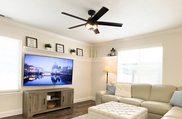 Inviting Retreat Nestled in Pleasant Grove - Your Comfortable Townhome