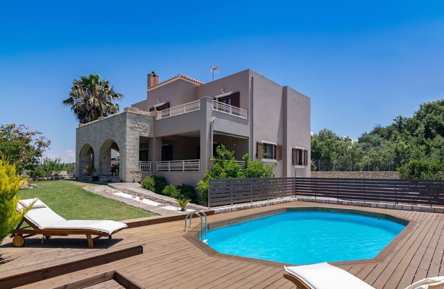 Hermosa villa espaciosa para 8, cerca de tabernas y mini mercados, ideal para familias
