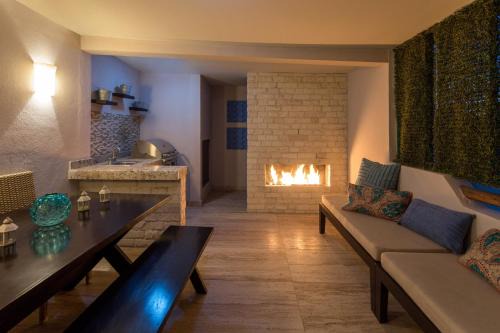 Irresistible 2BD PH Close to Beach