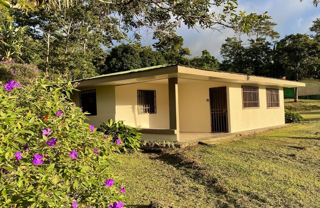 Casa Vacacional en medio del Corredor biológico Tenorio - Miravalles