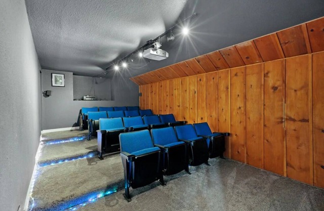It's Showtime!! Arvada Retreat w/Movie Theater