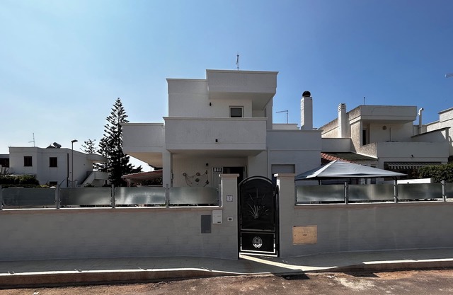 Villa junto al mar en Torre Santa Sabina di Carovigno (BR)