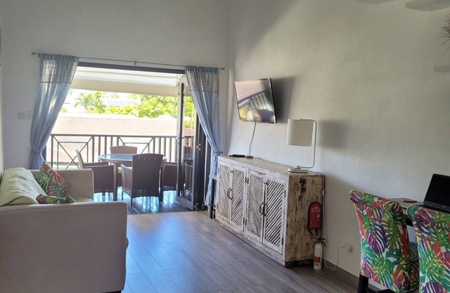 Ixora 7, boutique complex in Holetown, 5 minutes walk to beaches and amenities