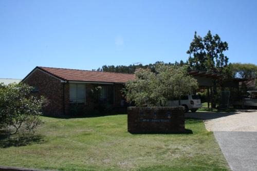 Jabiru Court 2 Crescent Head