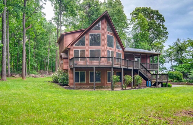 3BR Family Home w/ Yard < 5 Mi to Wineries!