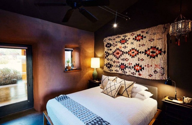 Boho Chic, Suite King de lujo con ducha al aire libre, bañera y cama Stargazing