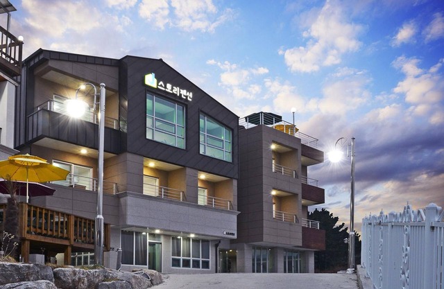 Janghohang J Story Spa Pension