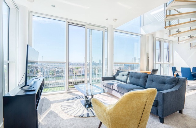 Jibbs Corner Penthouse Apartment