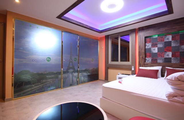 Jinju Comma Self Check-in Motel