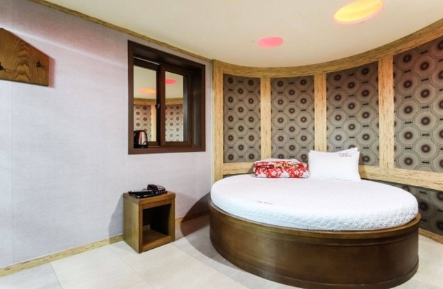Jinju Rock Self Check-in Motel