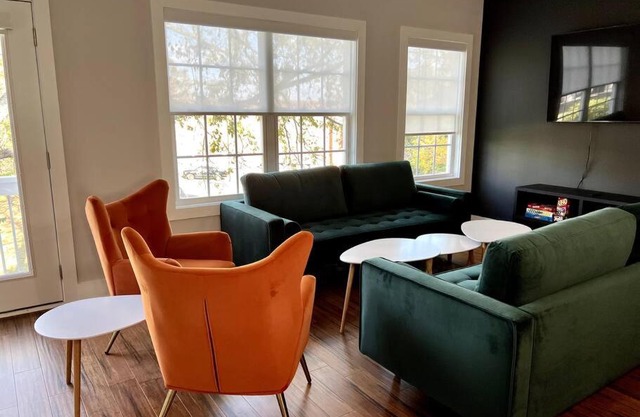 Jink Hippies and Cowboys - 7 beds - sleeps 10