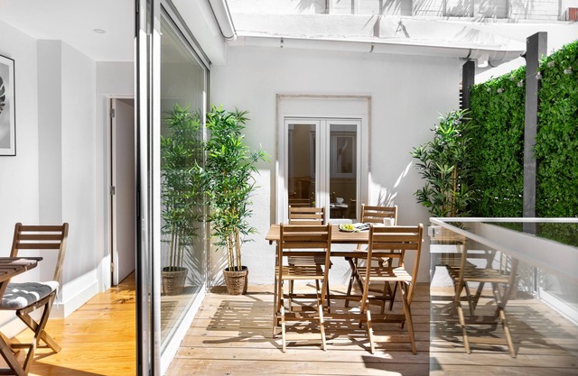 JOIVY Principe Real 2BR Apt w/Terrace nearby Botanical Garden of Lisbon